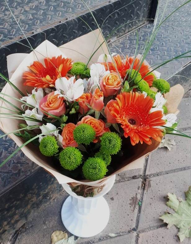 Букет цветов из: Герберы, Хризантемы, Альстромерии и Розы в Благовещенске Амурской области