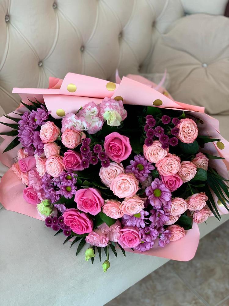 Букет цветов из: Хризантемы, Розы и Лизиантусы в Благовещенске Амурской области