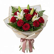 Букет цветов из:  Лилии и Розы в Благовещенске Амурской области