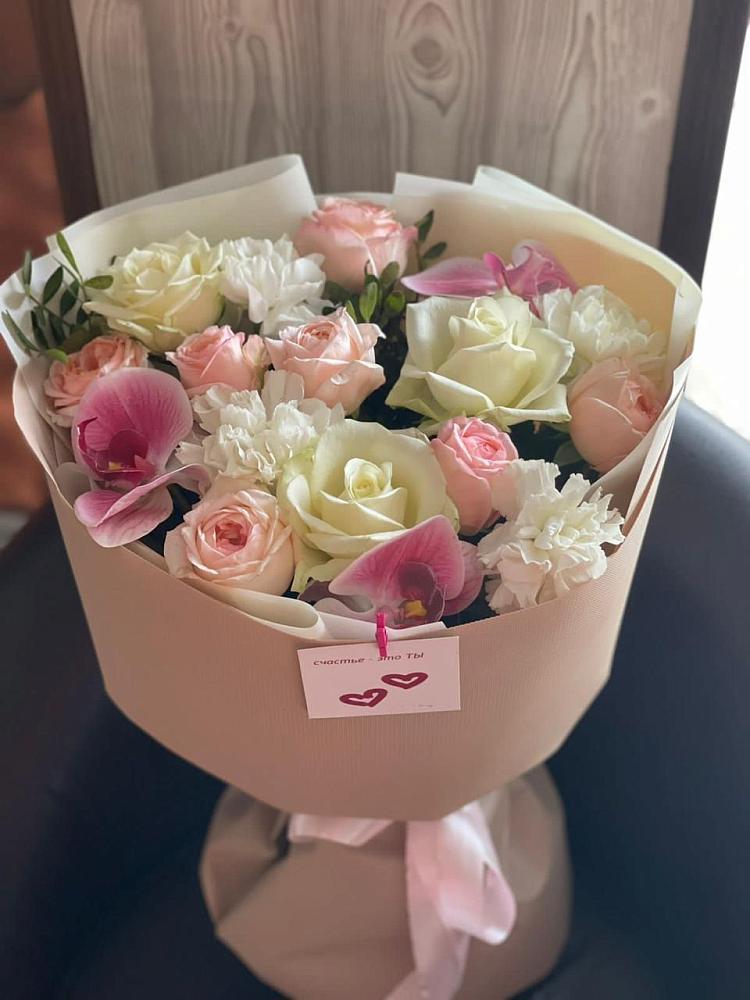 Букет цветов из: Орхидеи, Розы и Гвоздики в Благовещенске Амурской области