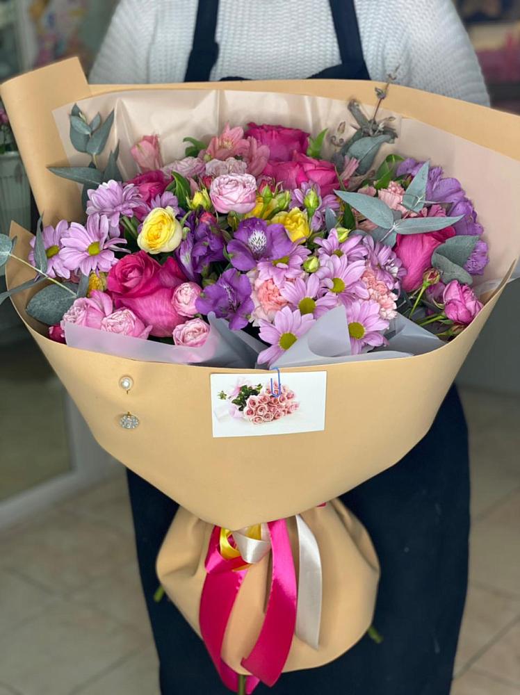 Букет цветов из: Хризантемы, Гвоздики и Альстромерии в Благовещенске Амурской области