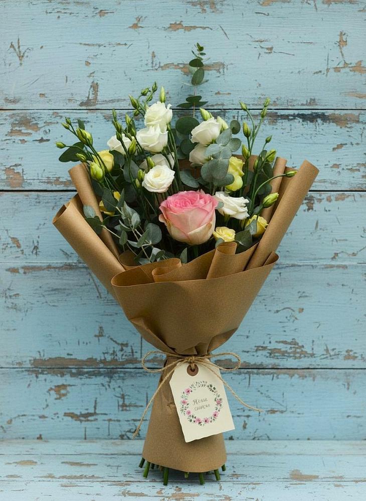 Букет цветов из: Розы и Лизиантусы в Благовещенске Амурской области