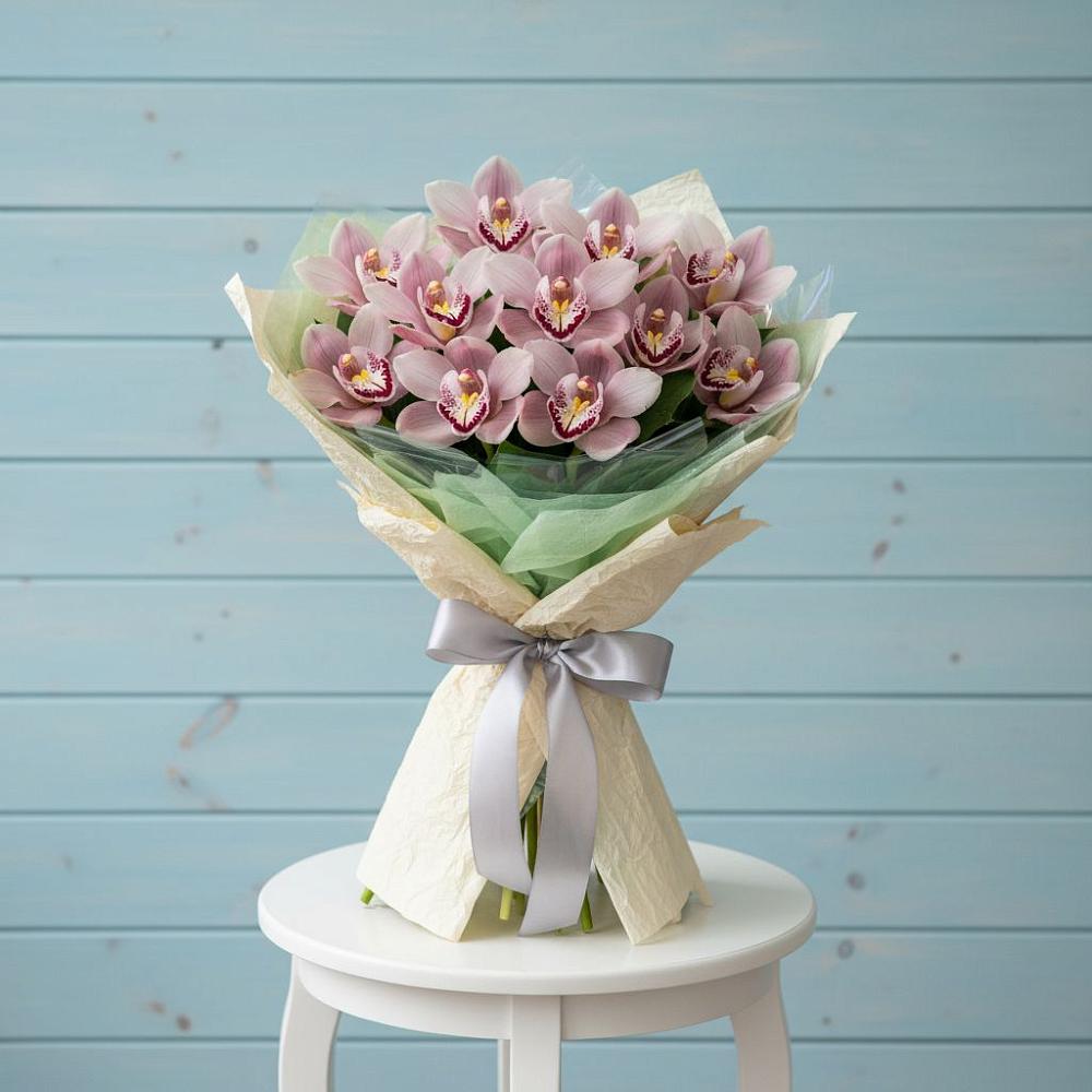 Букет цветов из: Орхидеи и Розы в Благовещенске Амурской области