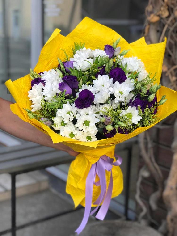 Букет цветов из: Ирисы, Хризантемы и Ромашки в Благовещенске Амурской области