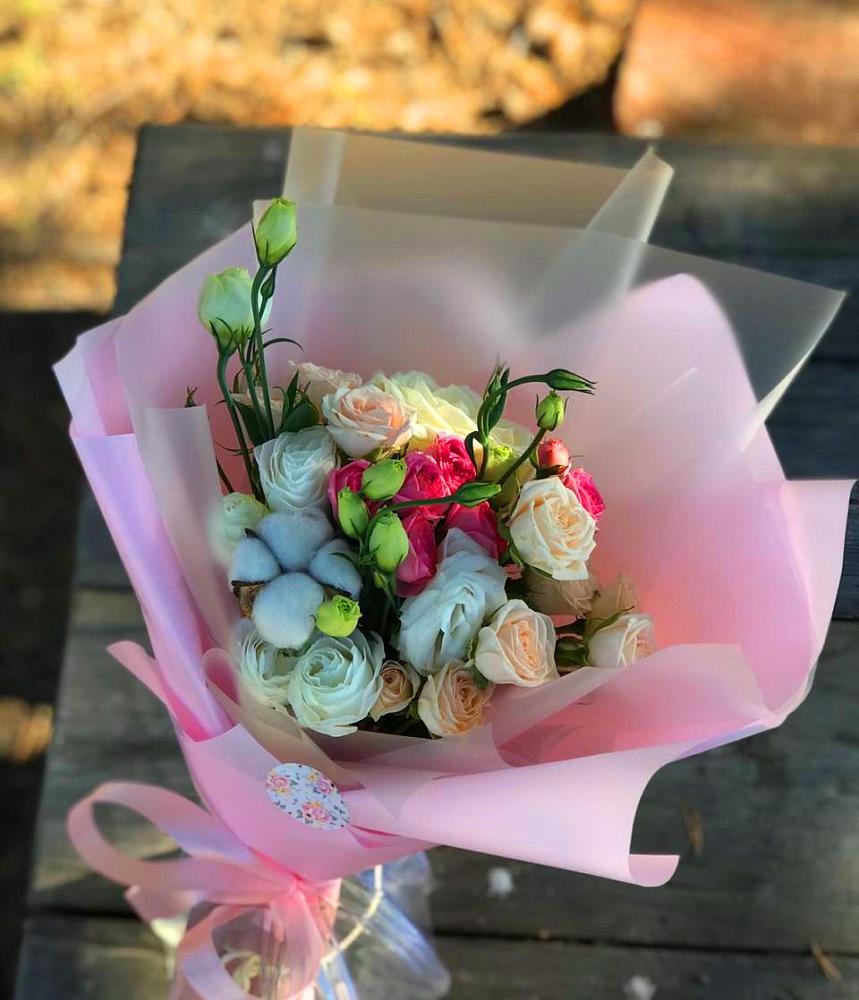 Букет цветов из: Розы и Лизиантусы в Благовещенске Амурской области