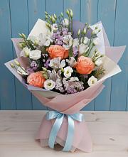 Букет цветов из:  Лизиантусы, Розы, Альстромерии и Гипсофила в Благовещенске Амурской области