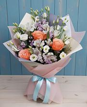 Букет цветов из:  Лизиантусы, Розы, Альстромерии и Гипсофила в Благовещенске Амурской области