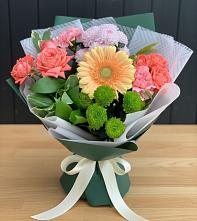 Букет цветов из:  Гвоздики, Розы, Герберы и Хризантемы #REPLACE_PRED# Благовещенске Амурской области