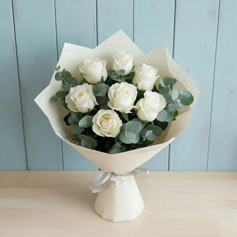 Букет Белые розы в Эвкалипте в Благовещенске Амурской области