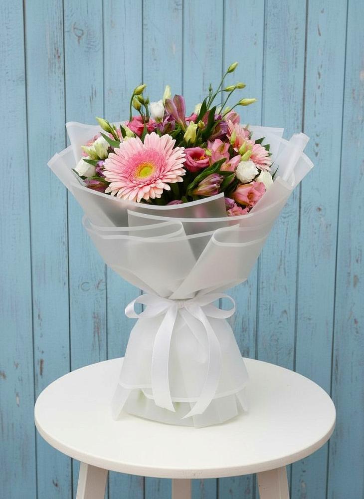 Букет цветов из: Герберы, Альстромерии и Лизиантусы в Благовещенске Амурской области