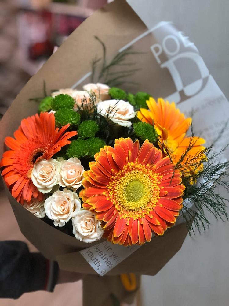 Букет цветов из: Герберы, Хризантемы и Розы в Благовещенске Амурской области
