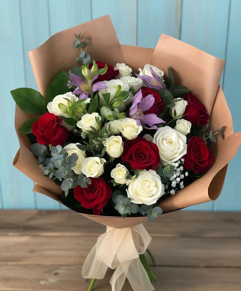 Букет цветов из: Розы и Альстромерии в Благовещенске Амурской области