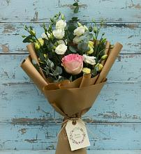 Букет цветов из:  Розы и Лизиантусы в Благовещенске Амурской области