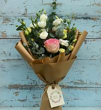 Букет цветов из:  Розы и Лизиантусы в Благовещенске Амурской области