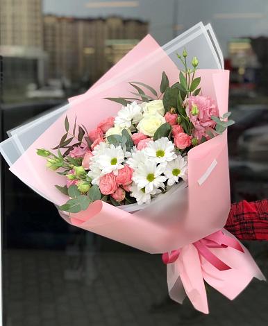 Букет цветов из: Розы, Лизиантусы и Хризантемы в Благовещенске Амурской области