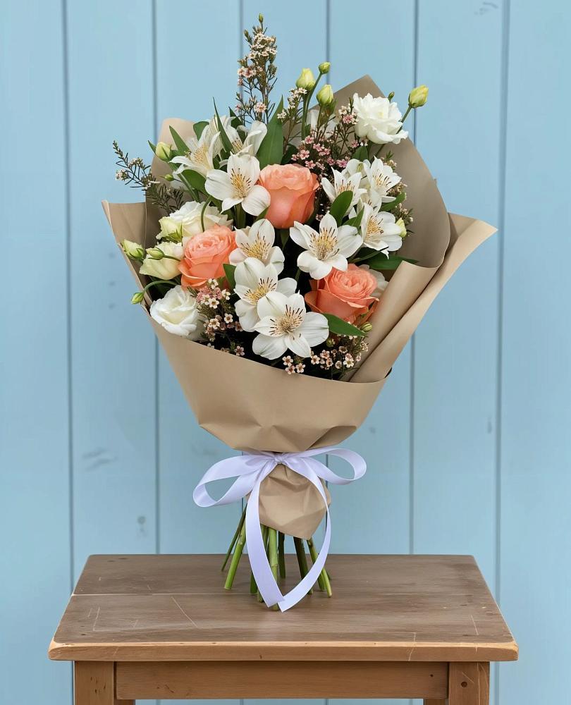 Букет цветов из: Альстромерии, Лизиантусы, Розы и Хризантемы в Благовещенске Амурской области