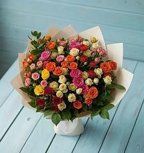 Букет Микс из разноцветных кустовых роз в Благовещенске Амурской области