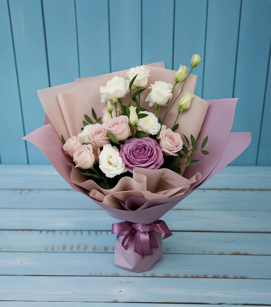 Букет цветов из: Розы и Лизиантусы в Благовещенске Амурской области